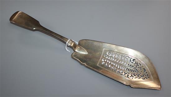 A William IV silver fiddle pattern fish slice, London, 1833, 31.5cm